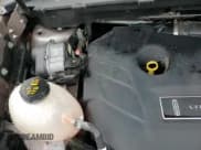 ✅ 2018 Lincoln MKC Select • VIN: 5LMCJ2C9XJUL15259 • Lot: 66156835. Wystawiony na Copart z przebiegiem 59 002 mil. Bezpłatny archiwum sprzedaży aukcyjnych z USA i szczegółowy raport historii pojazdu na DreamBid. Zdjęcie 15.