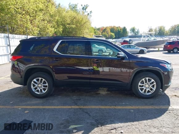 ✅ 2021 Chevrolet Traverse LT Cloth • VIN: 1GNEVGKW3MJ261227 • Lot: 43453989. Wystawiony na IAAI z przebiegiem 52 787 mil. Bezpłatny archiwum sprzedaży aukcyjnych z USA i szczegółowy raport historii pojazdu na DreamBid. Zdjęcie 13.