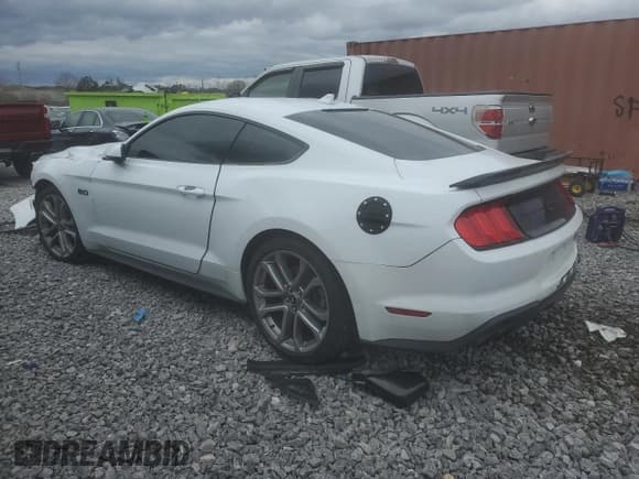 ✅ 2022 Ford Mustang GT Premium • VIN: 1FA6P8CF2N5138935 • Лот: 50058705. Опубликован ранее на Copart с пробегом 26 668 миль. Бесплатный доступ к архиву аукционных продаж из США и подробный отчёт об истории автомобиля на DreamBid. Изображение 2.