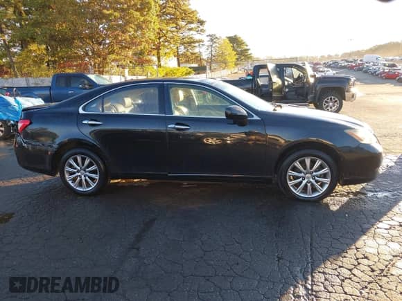 2007 Lexus ES 330 z VIN JTHBJ46GX72036101, wystawiony jako IAAI lot #43441104 z przebiegiem 325 873 mil mil oraz . Historia ofert i sprzedaży dostępna na DreamBid. Obrazek 13.