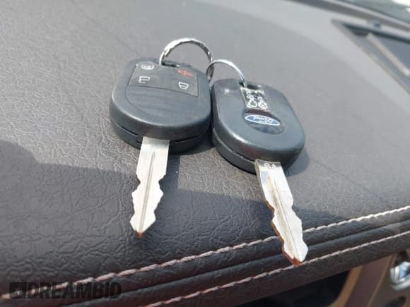 ✅ 2013 Ford F-150 XLT • VIN: 1FTFW1ET2DKD47454 • Lot: 42513072. Wystawiony na IAAI z przebiegiem 149 382 mil. Bezpłatny archiwum sprzedaży aukcyjnych z USA i szczegółowy raport historii pojazdu na DreamBid. Zdjęcie 11.