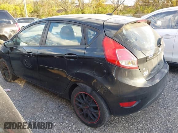 ✅ 2014 Ford Fiesta SE • VIN: 3FADP4EJ3EM111870 • Lot: 43638767. Wystawiony na IAAI z przebiegiem 222 713 mil. Bezpłatny archiwum sprzedaży aukcyjnych z USA i szczegółowy raport historii pojazdu na DreamBid. Zdjęcie 3.