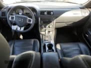 ✅ 2014 Dodge Challenger SXT • VIN: 2C3CDYAG1EH111059 • Lot: 44767545. Wystawiony na Copart z przebiegiem 112 050 mil. Bezpłatny archiwum sprzedaży aukcyjnych z USA i szczegółowy raport historii pojazdu na DreamBid. Zdjęcie 8.