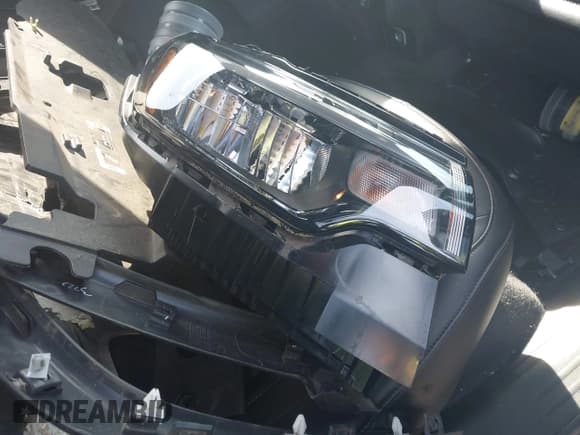 ✅ 2024 Jeep Compass Limited • VIN: 3C4NJDCN9RT586828 • Lot: 43330924. Wystawiony na IAAI z przebiegiem 15 306 mil. Bezpłatny archiwum sprzedaży aukcyjnych z USA i szczegółowy raport historii pojazdu na DreamBid. Zdjęcie 12.