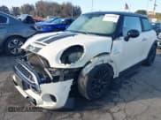 ✅ 2017 MINI Hardtop Cooper S • VIN: WMWXP7C37H2A45980 • Lot: 41593558. Wystawiony na IAAI z przebiegiem 76 591 mil. Bezpłatny archiwum sprzedaży aukcyjnych z USA i szczegółowy raport historii pojazdu na DreamBid. Zdjęcie 18.