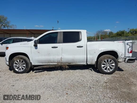 ✅ 2020 Chevrolet Silverado 1500 Custom • VIN: 1GCPYBEH4LZ110096 • Lot: 43433553. Wystawiony na IAAI z przebiegiem 129 363 mil. Bezpłatny archiwum sprzedaży aukcyjnych z USA i szczegółowy raport historii pojazdu na DreamBid. Zdjęcie 14.