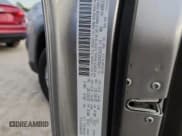 ✅ 2019 Jeep Cherokee Latitude Plus • VIN: 1C4PJMLB3KD181218 • Лот: 80093895. Опубликован ранее на Copart с пробегом 154 481 миль. Бесплатный доступ к архиву аукционных продаж из США и подробный отчёт об истории автомобиля на DreamBid. Изображение 13.