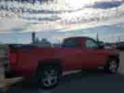 2017 Chevrolet Silverado 1500 LT z VIN 1GCNKREC3HZ199477, wystawiony jako Copart lot #89921035 z przebiegiem 108 089 mil mil oraz Szkoda całkowita • Salvage title. Historia ofert i sprzedaży dostępna na DreamBid. Obrazek 3.