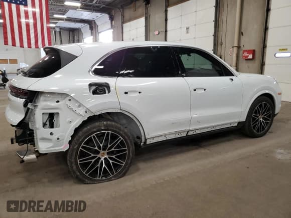 ✅ 2024 Porsche Cayenne • VIN: WP1AA2AY8RDA00351 • Lot: 71120935. Listed on Copart with 23,920 mi. Free auction sales archive from the USA and detailed vehicle history report at DreamBid. Image 3.