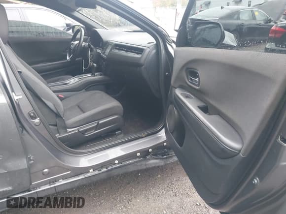 ✅ 2019 Honda HR-V Sport • VIN: 3CZRU6H13KG714922 • Lot: 43438115. Wystawiony na IAAI z przebiegiem 95 374 mil. Bezpłatny archiwum sprzedaży aukcyjnych z USA i szczegółowy raport historii pojazdu na DreamBid. Zdjęcie 5.