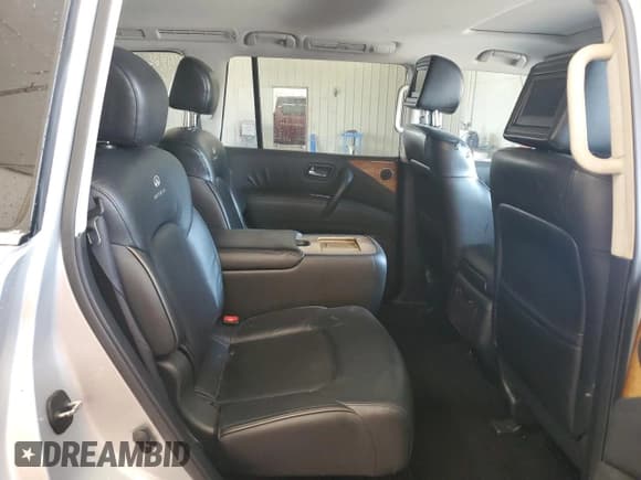 ✅ 2011 Infiniti QX56 7-passenger • VIN: JN8AZ2NE3B9006324 • Лот: 81037275. Опубликован ранее на Copart с пробегом 220 850 миль. Бесплатный доступ к архиву аукционных продаж из США и подробный отчёт об истории автомобиля на DreamBid. Изображение 11.