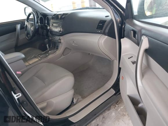 ✅ 2009 Toyota Highlander Sport • VIN: JTEES43A092146746 • Lot: 43681085. Listed on IAAI with 202,010 mi. Free auction sales archive from the USA and detailed vehicle history report at DreamBid. Image 5.