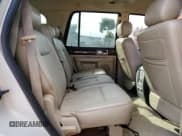 ✅ 2005 Lincoln Navigator Luxury • VIN: 5LMFU28535LJ19136 • Lot: 51378595. Listed on Copart with Not provided. Free auction sales archive from the USA and detailed vehicle history report at DreamBid. Image 12.