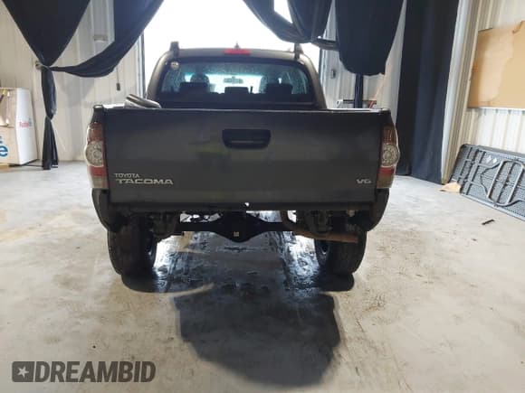 ✅ 2015 Toyota Tacoma • VIN: 3TMLU4EN9FM164933 • Lot: 41447209. Listed on IAAI with 248,613 mi. Free auction sales archive from the USA and detailed vehicle history report at DreamBid. Image 16.