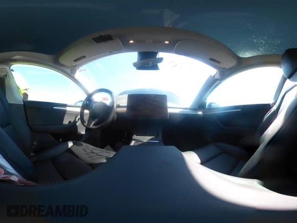 ✅ 2024 Tesla Model Y Long Range • VIN: 7SAYGDEE3RA317084 • Lot: 43374530. Wystawiony na IAAI z przebiegiem 12 885 mil. Bezpłatny archiwum sprzedaży aukcyjnych z USA i szczegółowy raport historii pojazdu na DreamBid. Zdjęcie 20.