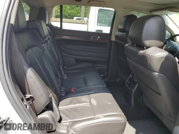 ✅ 2019 Lincoln MKT Reserve • VIN: 2LMHJ5AT9KBL03110 • Lot: 63589894. Wystawiony na Copart z przebiegiem 96 993 mil. Bezpłatny archiwum sprzedaży aukcyjnych z USA i szczegółowy raport historii pojazdu na DreamBid. Zdjęcie 11.