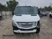 ✅ 2015 Freightliner Sprinter • VIN: WDYPE7DC7FP102106 • Lot: 59487945. Wystawiony na Copart z przebiegiem 42 321 mil. Bezpłatny archiwum sprzedaży aukcyjnych z USA i szczegółowy raport historii pojazdu na DreamBid. Zdjęcie 5.