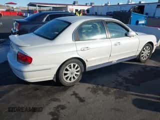 2002 Hyundai Sonata GLS с VIN KMHWF35H72A678701, выставлен на аукционе IAAI как лот 41335017 с пробегом 196 926 миль миль и . История ставок и продаж доступна на DreamBid. Изображение 4.