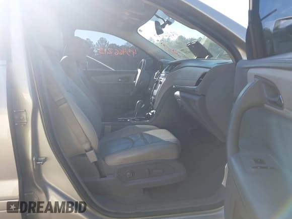 ✅ 2014 Chevrolet Traverse LT • VIN: 1GNKRHKD6EJ322406 • Lot: 43466215. Listed on IAAI with 220,754 mi. Free auction sales archive from the USA and detailed vehicle history report at DreamBid. Image 5.