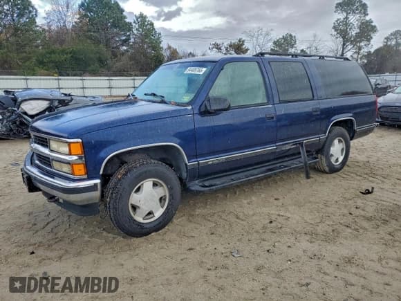 ✅ 1999 Chevrolet Suburban • VIN: 1GNFK16R9XJ352845 • Lot: 94488765. Listed on Copart with 174,765 mi. Free auction sales archive from the USA and detailed vehicle history report at DreamBid. Image 1.