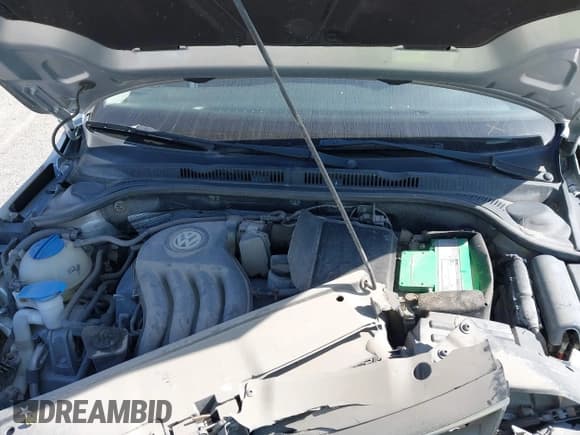 ✅ 2015 Volkswagen Jetta S • VIN: 3VW2K7AJ5FM404207 • Lot: 40378056. Wystawiony na IAAI z przebiegiem 110 867 mil. Bezpłatny archiwum sprzedaży aukcyjnych z USA i szczegółowy raport historii pojazdu na DreamBid. Zdjęcie 10.