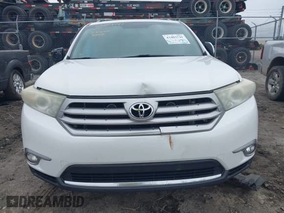 ✅ 2013 Toyota Highlander SE • VIN: 5TDZK3EH0DS104847 • Lot: 43403741. Listed on IAAI with 215,875 mi. Free auction sales archive from the USA and detailed vehicle history report at DreamBid. Image 12.