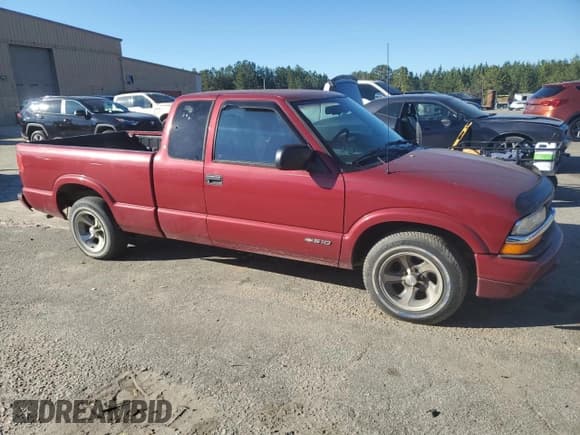 ✅ 2000 Chevrolet S-10 LS • VIN: 1GCCS19W5Y8118899 • Лот: 45783405. Опубликован ранее на Copart с пробегом Не указан. Бесплатный доступ к архиву аукционных продаж из США и подробный отчёт об истории автомобиля на DreamBid. Изображение 4.