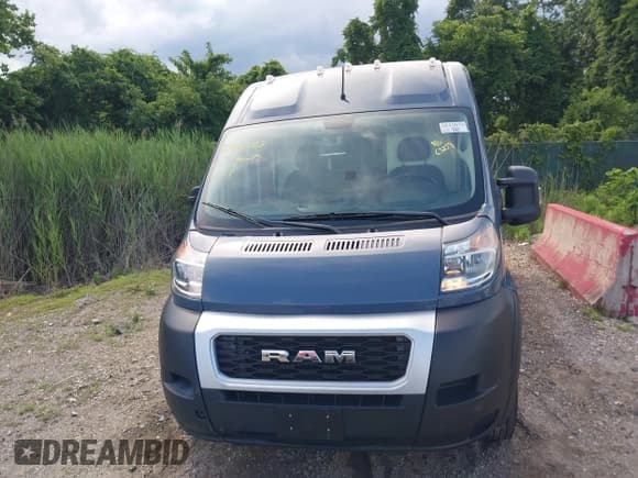 ✅ 2020 Ram ProMaster Cargo • VIN: 3C6URVJG4LE117342 • Lot: 42490703. Listed on IAAI with 63,470 mi. Free auction sales archive from the USA and detailed vehicle history report at DreamBid. Image 12.