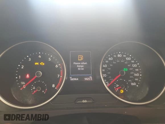 ✅ 2020 Volkswagen Tiguan SE • VIN: 3VV3B7AX7LM074725 • Lot: 84013985. Wystawiony na Copart z przebiegiem 180 964 mil. Bezpłatny archiwum sprzedaży aukcyjnych z USA i szczegółowy raport historii pojazdu na DreamBid. Zdjęcie 9.