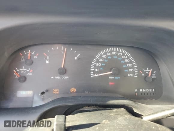 ✅ 1999 Dodge 2500 • VIN: 1B7KC23Z8XJ628799 • Лот: 91405715. Опубликован ранее на Copart с пробегом 98 292 миль. Бесплатный доступ к архиву аукционных продаж из США и подробный отчёт об истории автомобиля на DreamBid. Изображение 9.