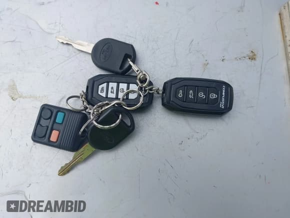 ✅ 2006 Ford Mustang Standard • VIN: 1ZVFT80N065187258 • Lot: 43345875. Listed on IAAI with 225,984 mi. Free auction sales archive from the USA and detailed vehicle history report at DreamBid. Image 11.