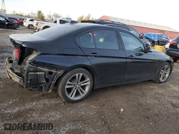 ✅ 2014 BMW 3 Series 320i xDrive • VIN: WBA3C3C50EF985544 • Lot: 91004335. Listed on Copart with 135,876 mi. Free auction sales archive from the USA and detailed vehicle history report at DreamBid. Image 3.