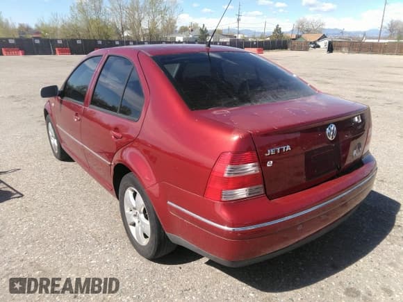 ✅ 2004 Volkswagen Jetta GLS • VIN: 3VWSK69M04M043653 • Lot: 42072727. Wystawiony na IAAI z przebiegiem 172 279 mil. Bezpłatny archiwum sprzedaży aukcyjnych z USA i szczegółowy raport historii pojazdu na DreamBid. Zdjęcie 3.
