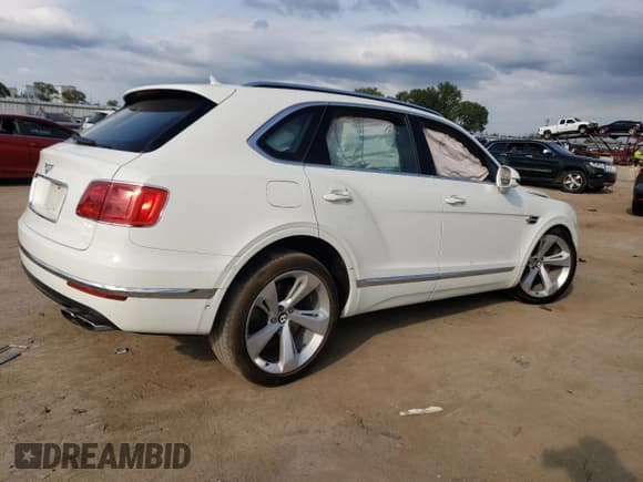 ✅ 2019 Bentley Bentayga V8 • VIN: SJAAM2ZV4KC025246 • Lot: 88336735. Listed on Copart with Not provided. Free auction sales archive from the USA and detailed vehicle history report at DreamBid. Image 3.