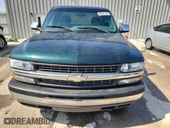 2002 Chevrolet Silverado 1500 LS with VIN 1GCEK14T32Z122554, listed as a Copart auction lot 62341735 with 83,409 mi miles and Clean title. Bid and sale history available at DreamBid. Image 5.
