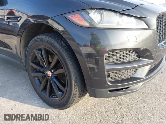 ✅ 2017 Jaguar F-Pace 35t Prestige • VIN: SADCK2BV3HA886126 • Lot: 43725560. Listed on IAAI with 128,820 mi. Free auction sales archive from the USA and detailed vehicle history report at DreamBid. Image 17.