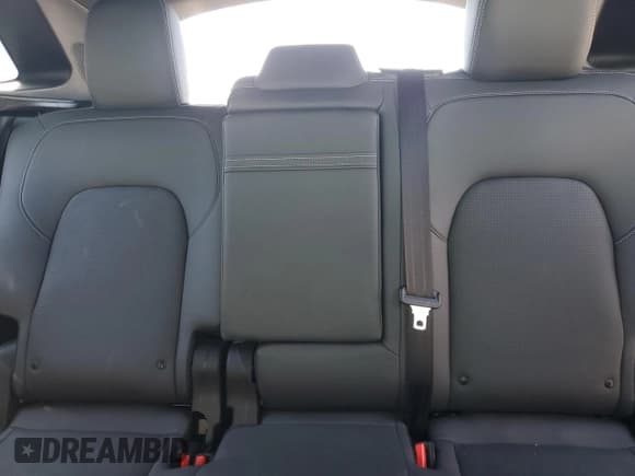 ✅ 2023 VinFast VF 8 Plus • VIN: RLLV1AFA8PH002833 • Lot: 82693035. Wystawiony na Copart z przebiegiem 31 064 mil. Bezpłatny archiwum sprzedaży aukcyjnych z USA i szczegółowy raport historii pojazdu na DreamBid. Zdjęcie 10.