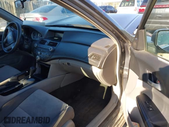 ✅ 2008 Honda Accord LX • VIN: 1HGCP26358A082580 • Lot: 43500511. Listed on IAAI with 231,997 mi. Free auction sales archive from the USA and detailed vehicle history report at DreamBid. Image 5.