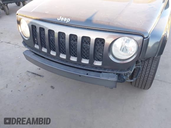 ✅ 2016 Jeep Patriot Sport • VIN: 1C4NJPBA0GD722444 • Lot: 43630632. Wystawiony na IAAI z przebiegiem 171 500 mil. Bezpłatny archiwum sprzedaży aukcyjnych z USA i szczegółowy raport historii pojazdu na DreamBid. Zdjęcie 6.