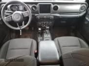 ✅ 2023 Jeep Gladiator Sport S • VIN: 1C6HJTAG6PL574471 • Лот: 70953645. Опубликован ранее на Copart с пробегом 21 771 миль. Бесплатный доступ к архиву аукционных продаж из США и подробный отчёт об истории автомобиля на DreamBid. Изображение 8.