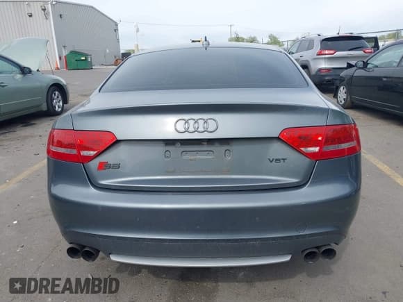 ✅ 2012 Audi S5 Premium Plus • VIN: WAUCVAFR0CA001543 • Lot: 42087961. Wystawiony na IAAI z przebiegiem 100 951 mil. Bezpłatny archiwum sprzedaży aukcyjnych z USA i szczegółowy raport historii pojazdu na DreamBid. Zdjęcie 16.