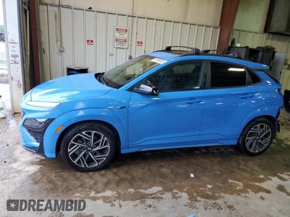 ✅ 2022 Hyundai Kona N Line • VIN: KM8K33A34NU868881 • Лот: 63098053. Опубликован ранее на Copart с пробегом 27 340 миль. Бесплатный доступ к архиву аукционных продаж из США и подробный отчёт об истории автомобиля на DreamBid. Изображение 1.