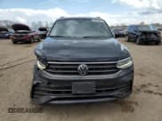 ✅ 2022 Volkswagen Tiguan SE R-Line Black • VIN: 3VV8B7AX6NM065832 • Лот: 85276975. Опубликован ранее на Copart с пробегом 35 358 миль. Бесплатный доступ к архиву аукционных продаж из США и подробный отчёт об истории автомобиля на DreamBid. Изображение 5.
