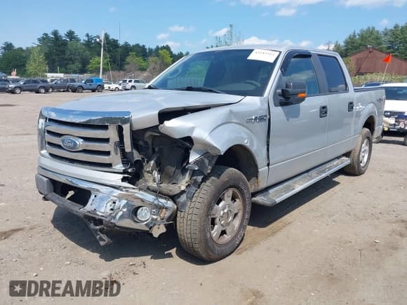 ✅ 2009 Ford F-150 XL • VIN: 1FTPW14VX9FB31407 • Lot: 42543322. Wystawiony na IAAI z przebiegiem 86 912 mil. Bezpłatny archiwum sprzedaży aukcyjnych z USA i szczegółowy raport historii pojazdu na DreamBid. Zdjęcie 17.