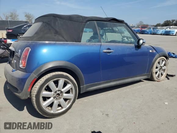 ✅ 2007 MINI Convertible S • VIN: WMWRH33597TL94449 • Lot: 43903935. Wystawiony na Copart z przebiegiem 67 484 mil. Bezpłatny archiwum sprzedaży aukcyjnych z USA i szczegółowy raport historii pojazdu na DreamBid. Zdjęcie 3.