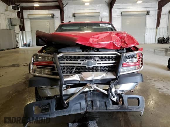 2005 Chevrolet Silverado 2500HD LT with VIN 1GCHK23275F806945, listed as a Copart auction lot 59150485 with 310,657 mi miles and Salvage title. Bid and sale history available at DreamBid. Image 5.