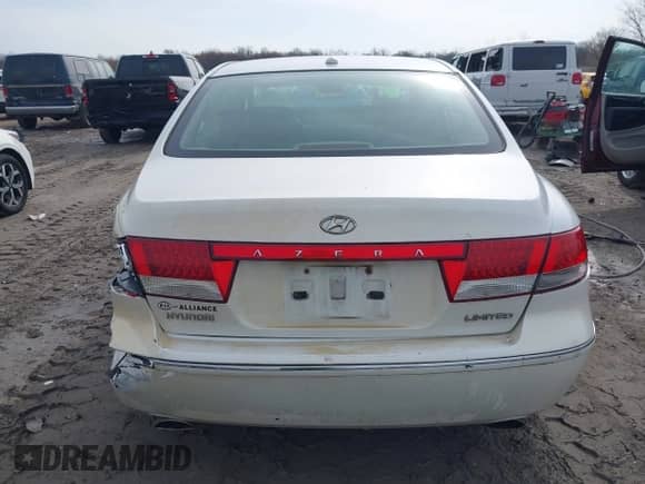 2008 Hyundai Azera Limited с VIN KMHFC46F18A306212, выставлен на аукционе IAAI как лот 42025792 с пробегом 230 350 миль миль и . История ставок и продаж доступна на DreamBid. Изображение 16.