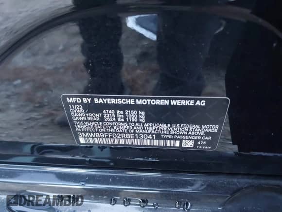2024 BMW 3 Series 330i xDrive z VIN 3MW89FF02R8E13041, wystawiony jako IAAI lot #43489376 z przebiegiem 39 474 mil mil oraz . Historia ofert i sprzedaży dostępna na DreamBid. Obrazek 9.