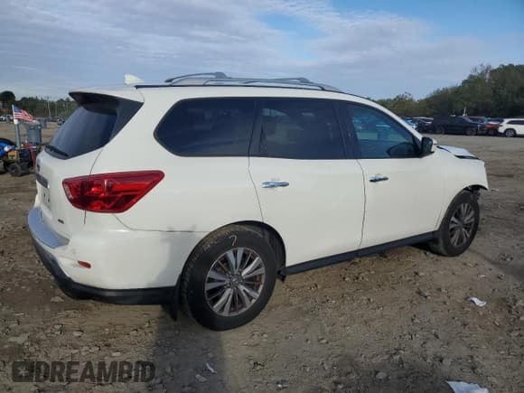 ✅ 2020 Nissan Pathfinder S • VIN: 5N1DR2AM1LC629799 • Lot: 86864325. Wystawiony na Copart z przebiegiem 87 837 mil. Bezpłatny archiwum sprzedaży aukcyjnych z USA i szczegółowy raport historii pojazdu na DreamBid. Zdjęcie 3.