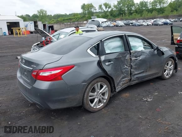 ✅ 2017 Nissan Altima SL • VIN: 1N4BL3AP7HC108127 • Lot: 42371479. Wystawiony na IAAI z przebiegiem 55 000 mil. Bezpłatny archiwum sprzedaży aukcyjnych z USA i szczegółowy raport historii pojazdu na DreamBid. Zdjęcie 4.